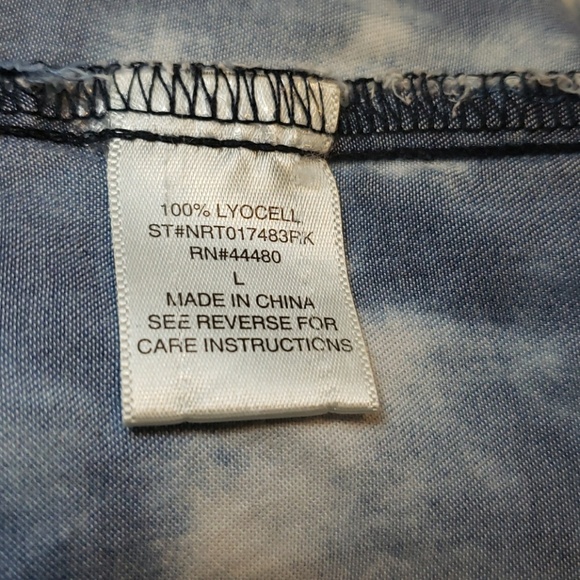 LOVE FIRE BLEACHED ROUND HEM JEAN TOP - Picture 8 of 8